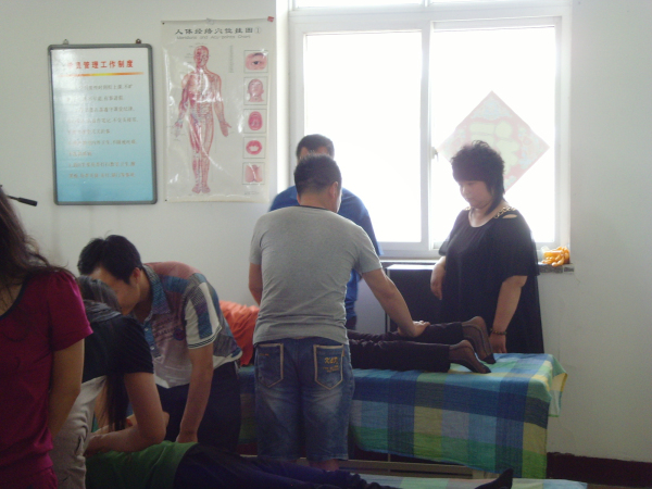 学员在实际操作